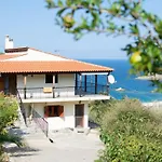 Overlooking Cheromilos Апартаменты
