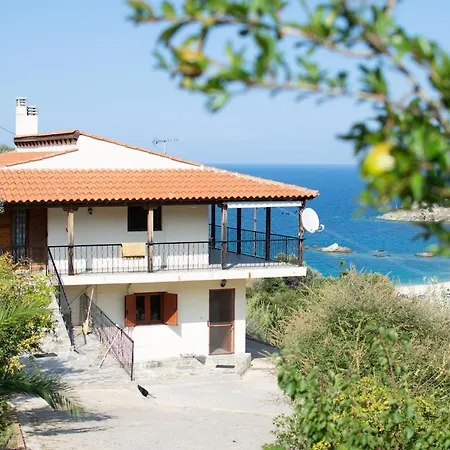 Overlooking Cheromilos Apartamento